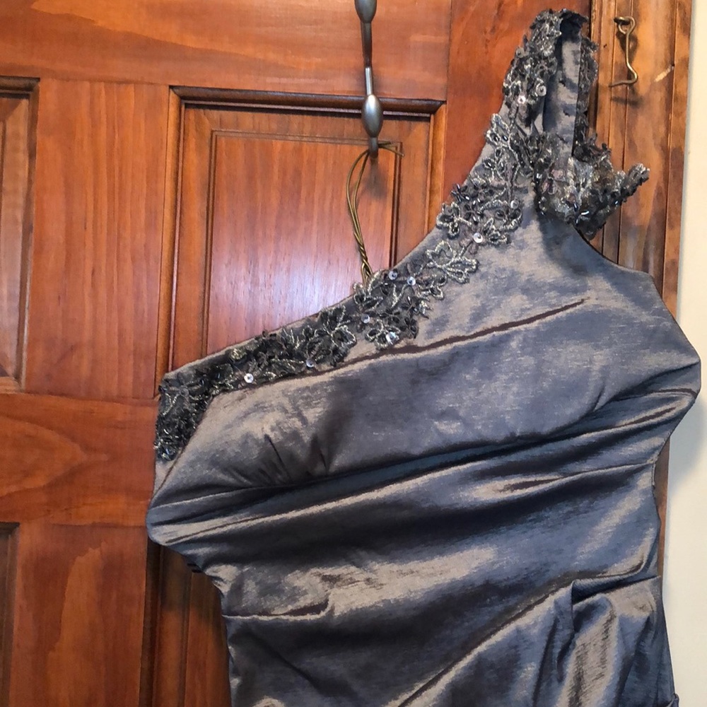 🔥🔥-LAST CALL—One shoulder gunmetal special occasion dress. EUC